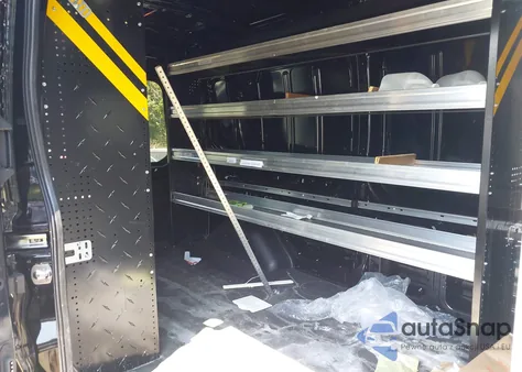 2024 Ford Transit-250 z USA, uszkodzony, nr VIN 1FTBR2C86RKB77374